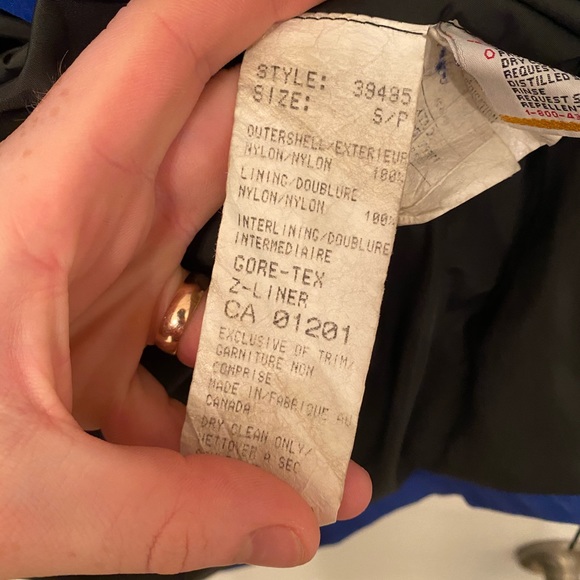 SOLD Vintage Snow (Canada) Goose Gore-Tex Raincoat - Picture 5 of 12